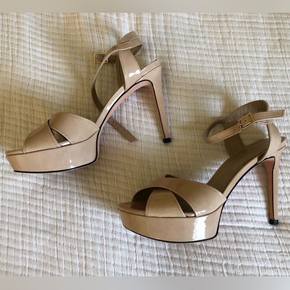 Stuart Weitzman Women’s High Heels Size 6, Beige with leather sole Made in Spain - Picture 3 of 10
